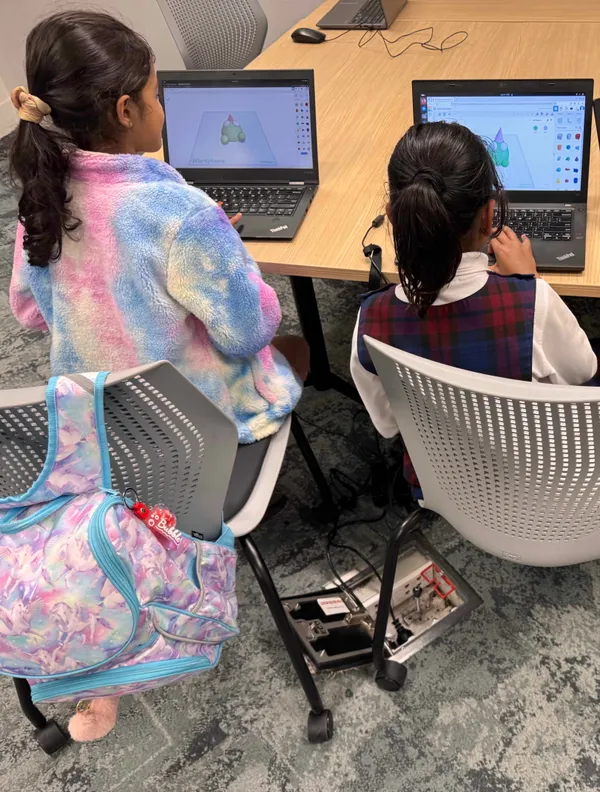 Rangatahi collaborating on technology projects